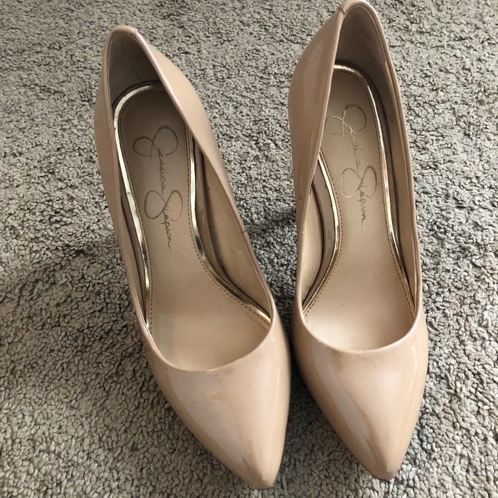 Jessica Simpson pumps🤩